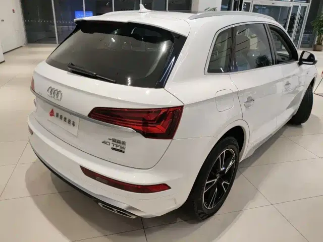 Audi Q5L — Фото автомобиля 9