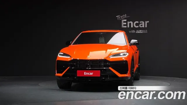 Lamborghini Urus — Фото автомобиля 3