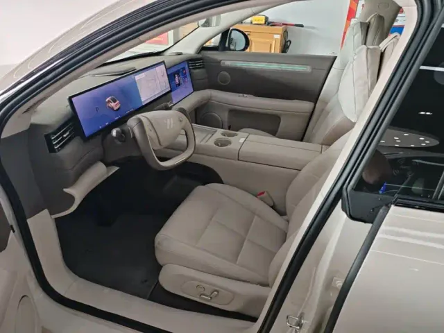 IM Motors LS6 — Фото автомобиля 10