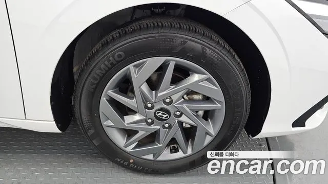 Hyundai AVANTE Новый Avante (CN7) — Фото автомобиля 21