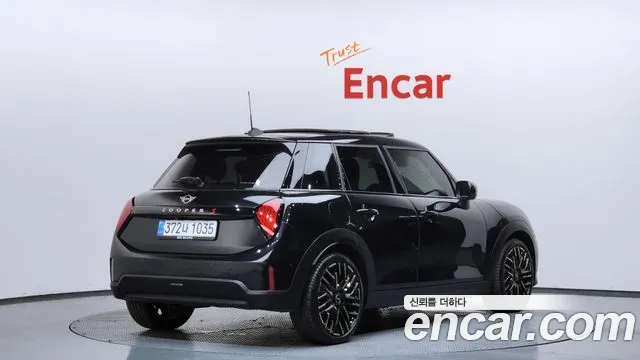 Mini Cooper — Фото автомобиля 2