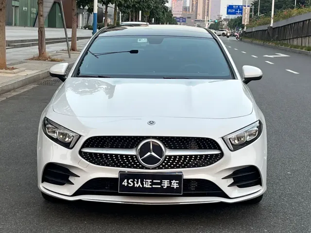 Mercedes-Benz A-Class — Фото автомобиля 3