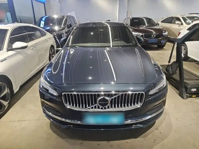 Volvo S90 — Фото автомобиля 2