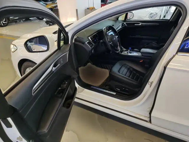 Ford Mondeo — Фото автомобиля 15