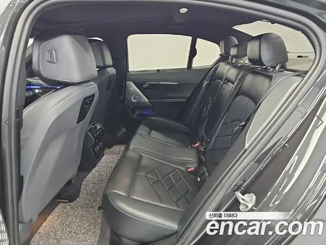 BMW 5 Series — Фото автомобиля 12