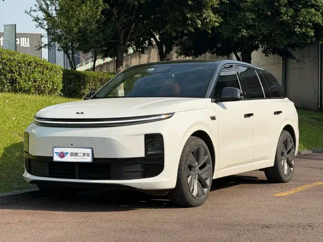 Фотография автомобиля — Li Auto L6
