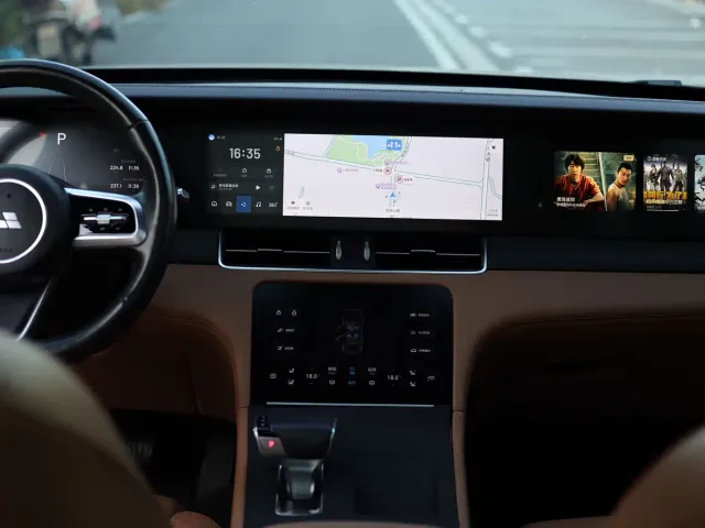 Li Auto ONE — Фото автомобиля 22