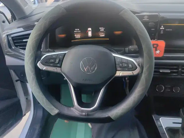 Volkswagen Lavida — Фото автомобиля 15