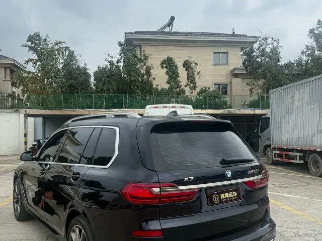 BMW X7 — Фото автомобиля 2