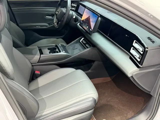 BYD Qin L — Фото автомобиля 19