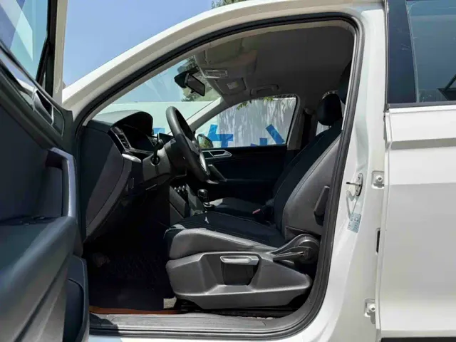 Volkswagen Tiguan L — Фото автомобиля 17