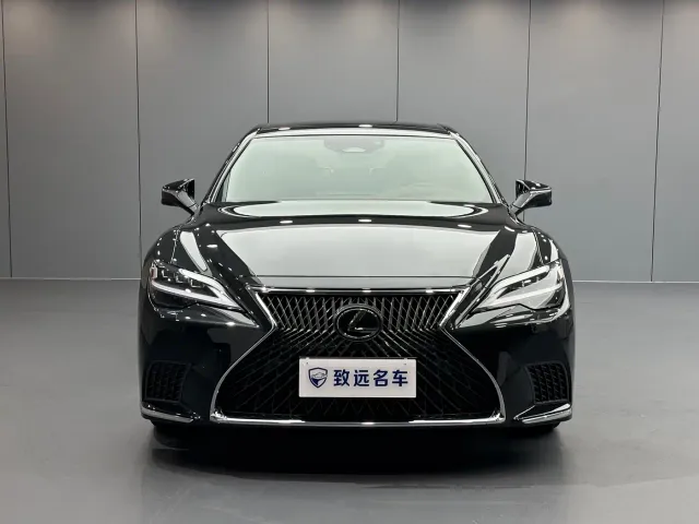 Lexus LS — Фото автомобиля 2