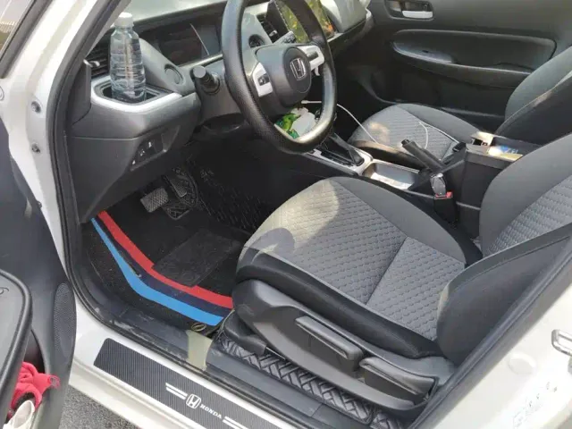 Honda Fit — Фото автомобиля 9
