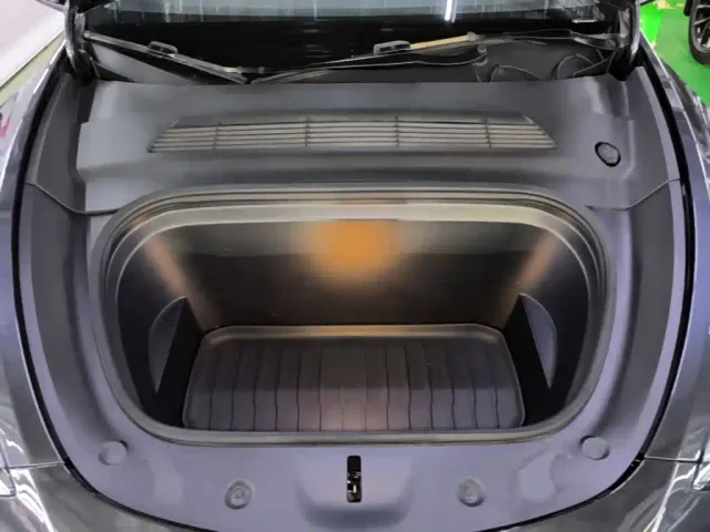 Tesla Model Y — Фото автомобиля 19