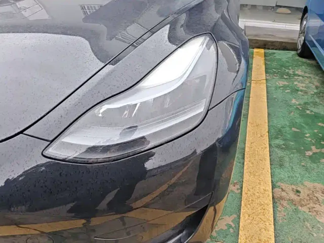 Tesla Model 3 — Фото автомобиля 17