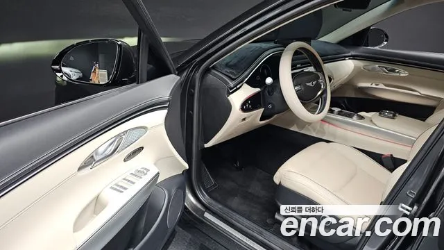 Genesis GV70 — Фото автомобиля 15