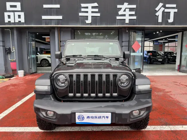 Фотография автомобиля — Jeep Wrangler