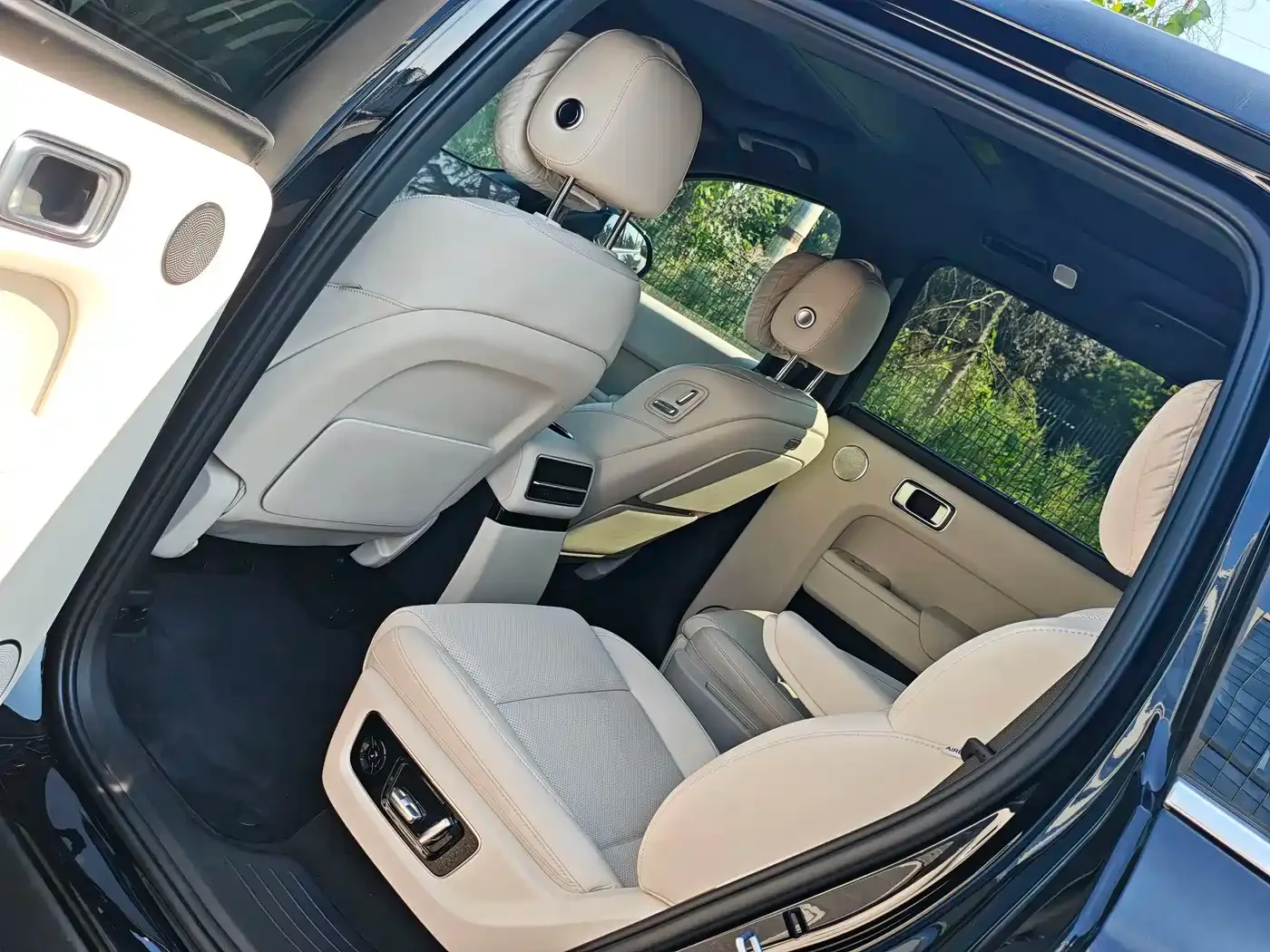 Li Auto Li Xiang L9 2023 Model Pro — Фото автомобиля 15