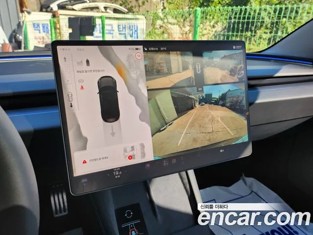 Tesla Model 3 — Фото автомобиля 12