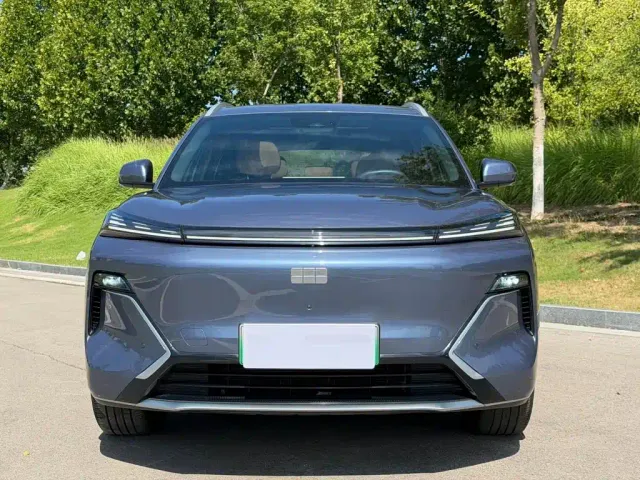Geely Galaxy Starship 7 EM-i — Фото автомобиля 2