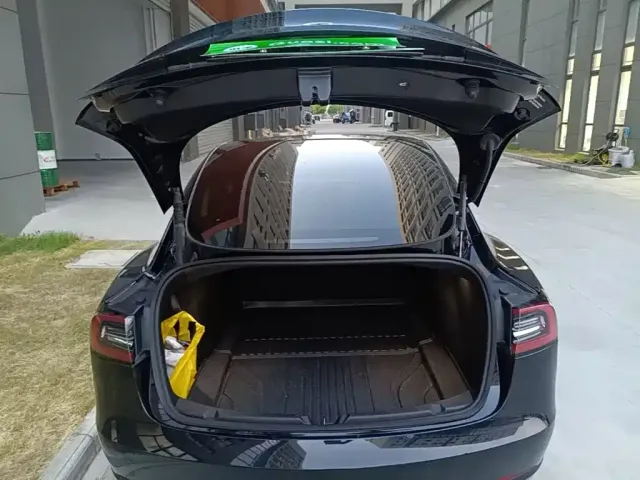Tesla Model 3 2022 Model Rear-Wheel Drive Version — Фото автомобиля 18