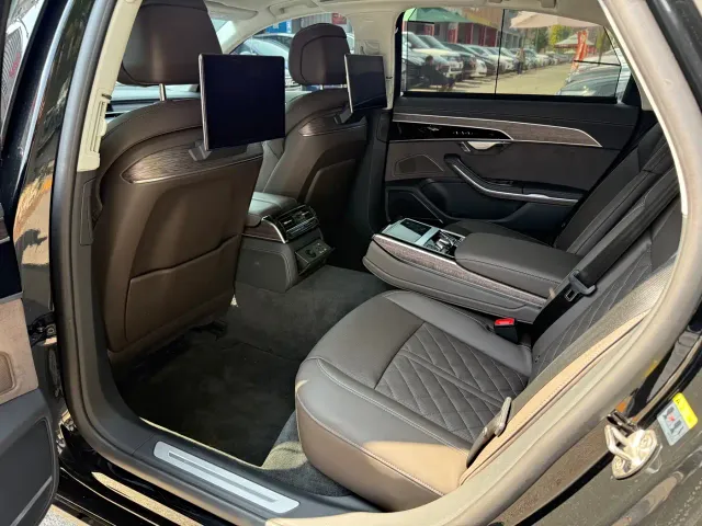 Audi A8 — Фото автомобиля 13