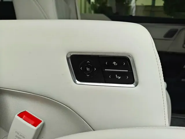 Buick Buick GL8 New Energy 2024 Landglory Luxury Edition 7-Seater — Фото автомобиля 12