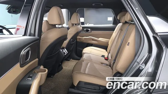 Kia Sorento Новый Sorento 4 поколение Бензин 2.5T 2WD — Фото автомобиля 10