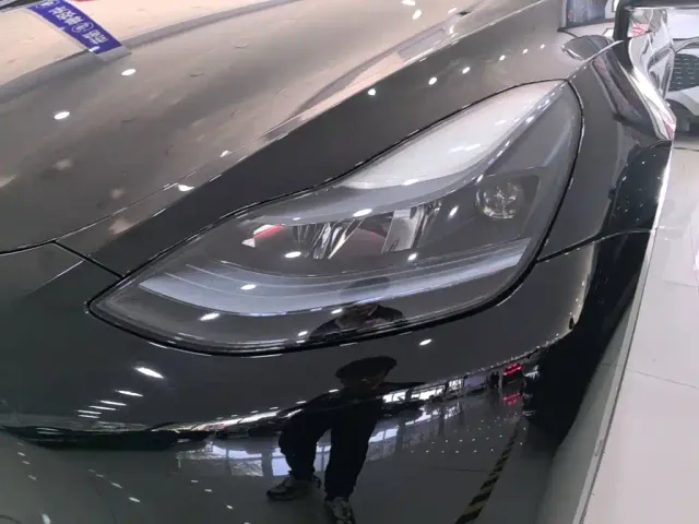 Tesla Model Y — Фото автомобиля 23