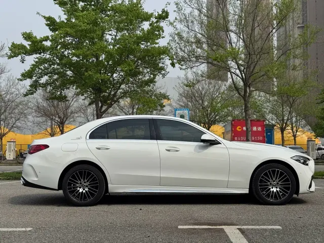 Mercedes-Benz C-Class — Фото автомобиля 2