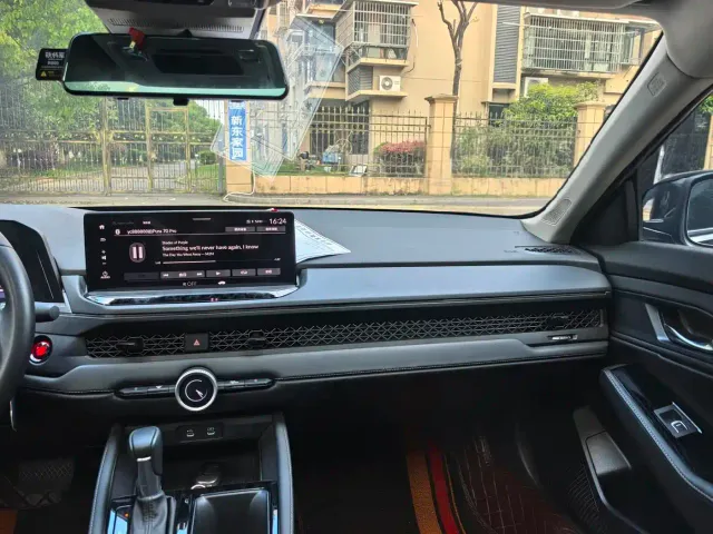 Honda Accord — Фото автомобиля 7
