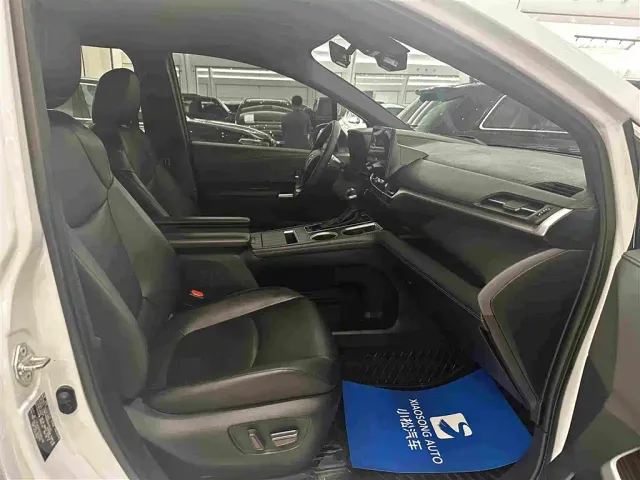 Toyota Granvia — Фото автомобиля 16