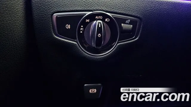Mercedes-Benz E-Class — Фото автомобиля 16