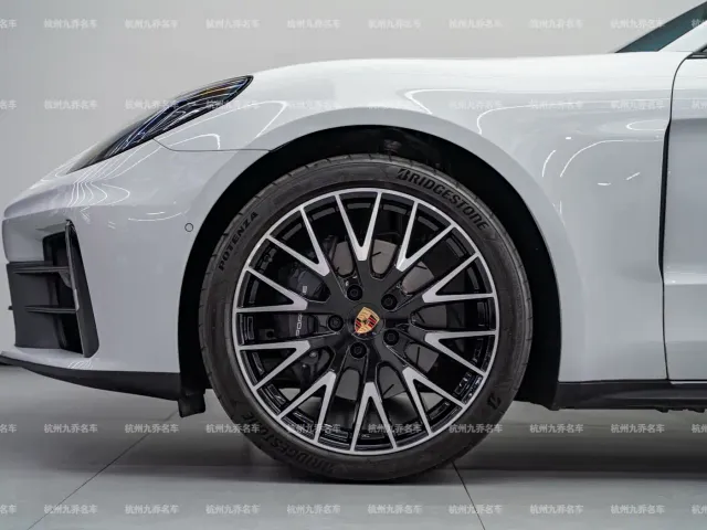 Porsche Panamera — Фото автомобиля 9
