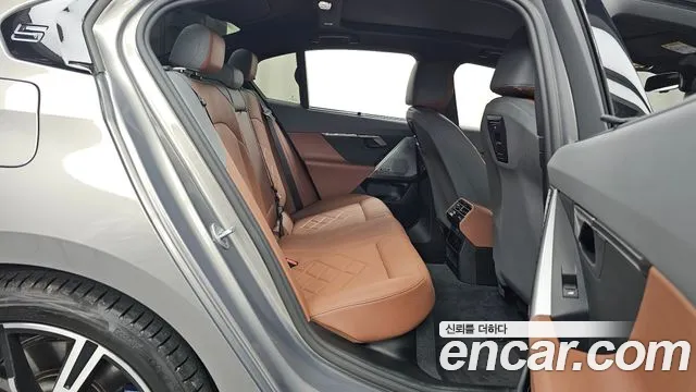 BMW 5-Series 5 серия (G60) 530i xDrive M Sport — Фото автомобиля 12