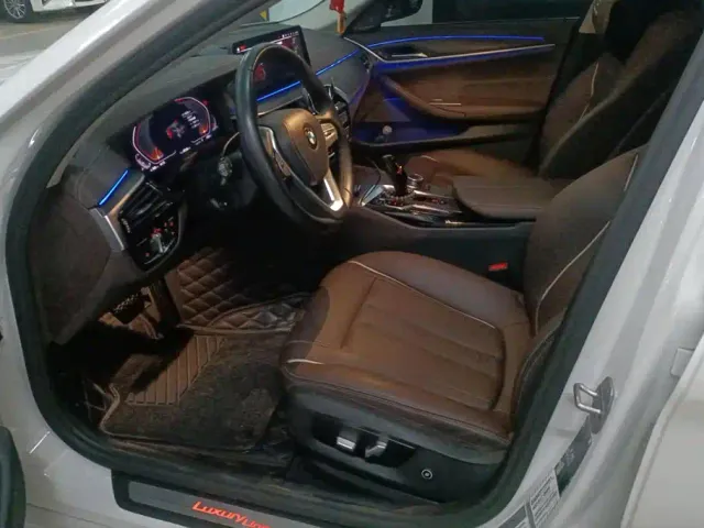 BMW 5 Series — Фото автомобиля 9