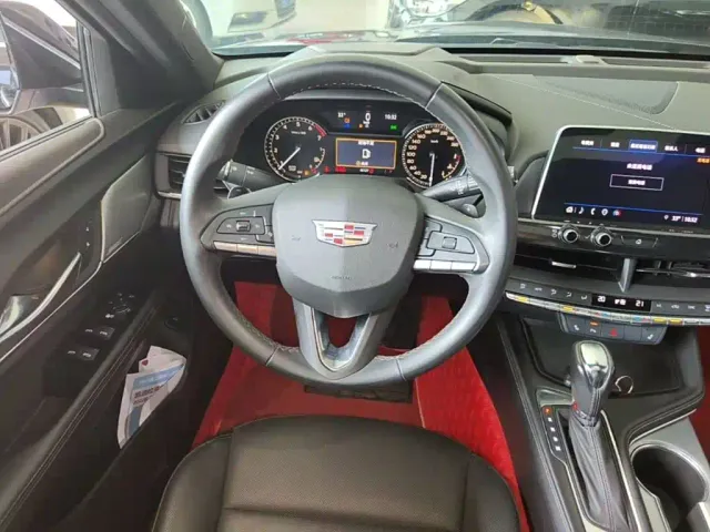 Cadillac CT4 — Фото автомобиля 10