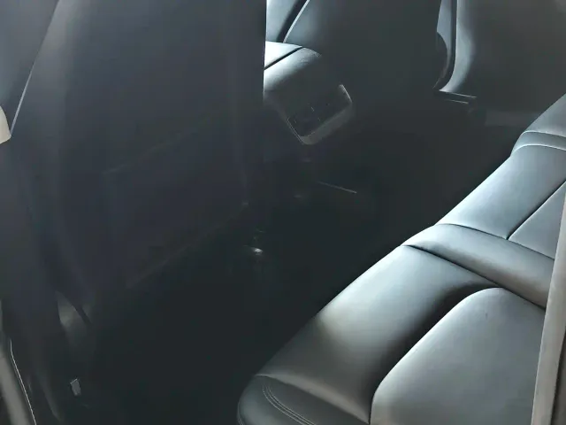 Tesla Model Y — Фото автомобиля 5