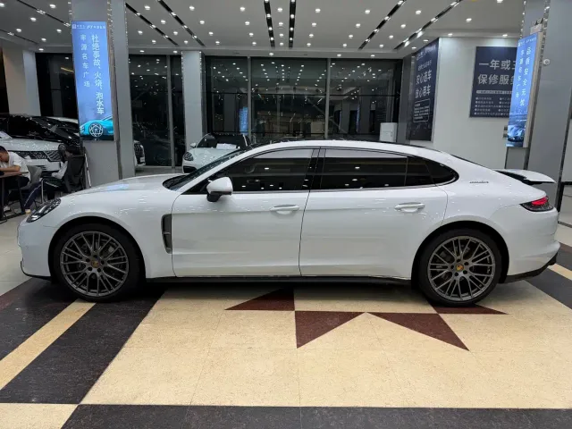 Porsche Panamera — Фото автомобиля 27