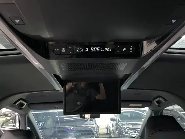 Toyota Vellfire — Фото автомобиля 13