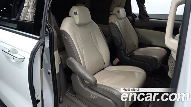 Kia Canival Новый Carnival 4 поколение Дизель 9 мест Hi-Limousine — Фото автомобиля 11