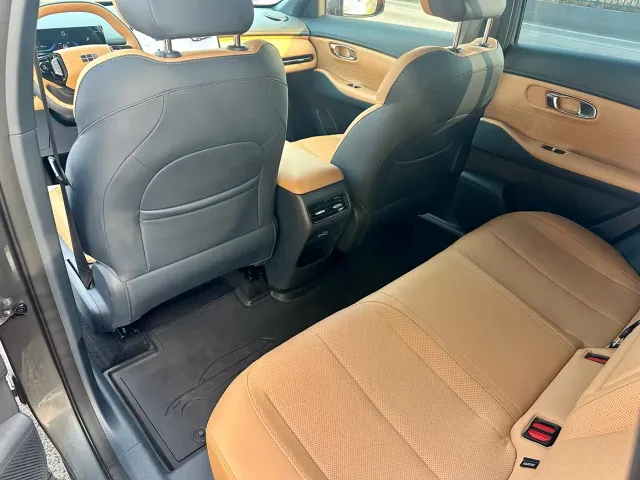 Geely Galaxy Starship 7 EM-i — Фото автомобиля 10