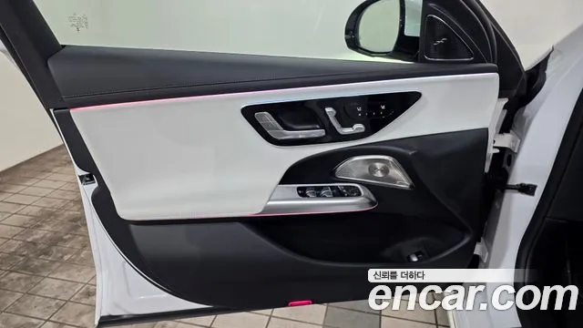 Mercedes-Benz E-Class — Фото автомобиля 15