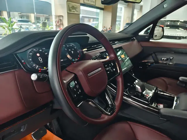 Land Rover Range Rover Sport — Фото автомобиля 8