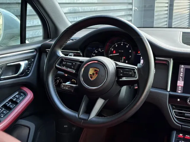Porsche Macan — Фото автомобиля 16