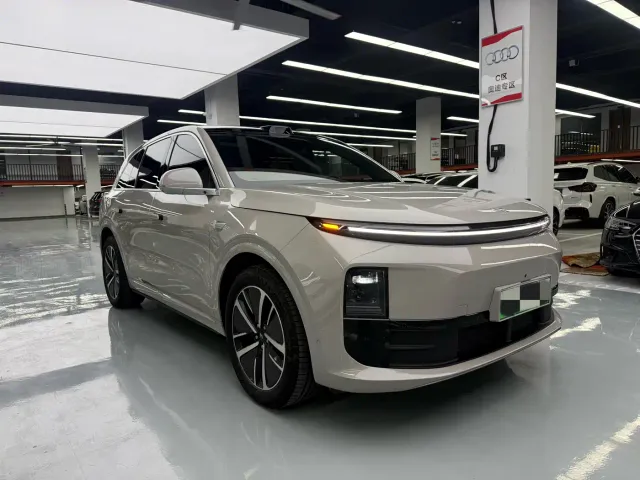 Li Auto L6 — Фото автомобиля 3