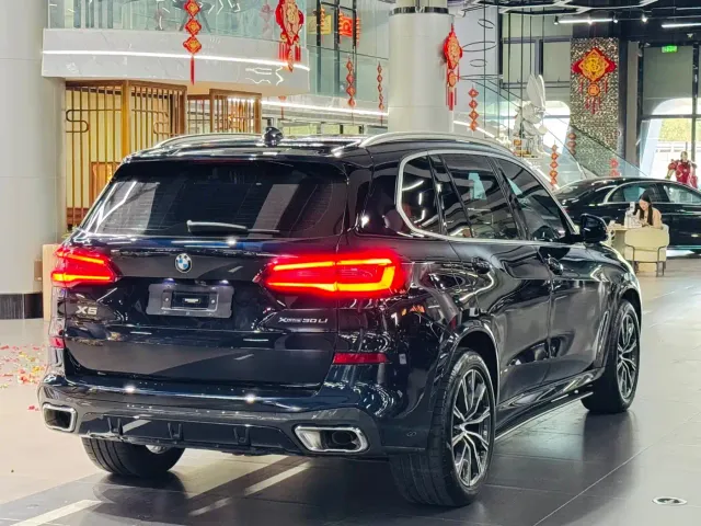 BMW X5 — Фото автомобиля 9