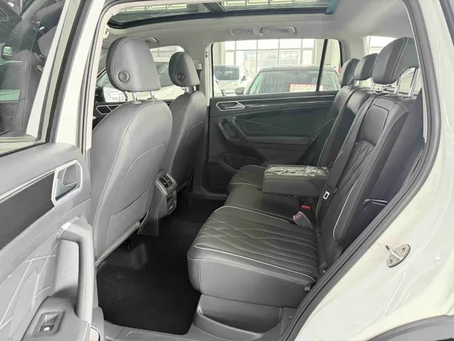 Volkswagen Tiguan L — Фото автомобиля 16