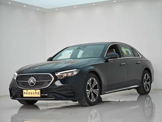 Фотография автомобиля — Mercedes-Benz E-Class