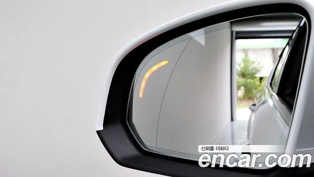 Volvo XC40 — Фото автомобиля 12